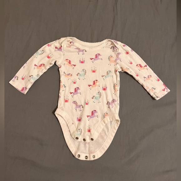 7 piece Lot of baby girl clothes onesies & leggings 3-6 months. Pre loved EUC - Picture 5 of 9